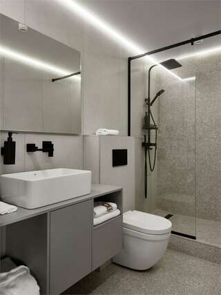 Гостиница Сибирский Сафари клуб Красноярск Комфортный номер с двуспальной кроватью (Джуниор Сюит)-9