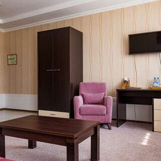 Гостиница Сибирский Сафари клуб Красноярск Комфортный 2-местный номер (Джуниор Сюит)-2