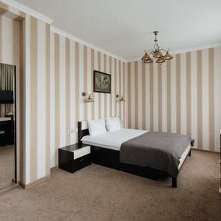 Гостиница Сибирский Сафари клуб Красноярск Стандартный номер улучшенный (1 категория)-5