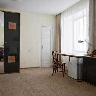 Гостиница Сибирский Сафари клуб Красноярск Комфортный 2-местный номер (Джуниор Сюит)-6