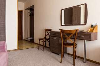 Гостиница Сибирский Сафари клуб Красноярск Стандартный номер улучшенный (с 1 или 2 раздельными кроватями)-7