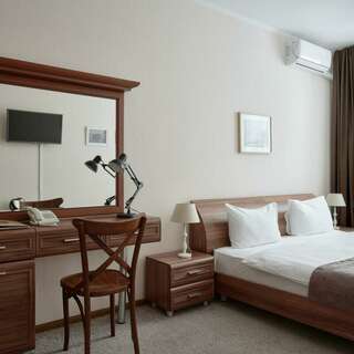 Гостиница Сибирский Сафари клуб Красноярск Стандартный номер улучшенный (1 категория)-1